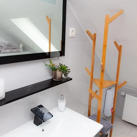 T&k Near Messe Fair Trade Duesseldorf Und Airport 3a *