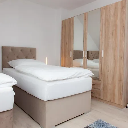 T&k Near Messe Fair Trade Duesseldorf Und Airport 3a Apartmán Duisburg